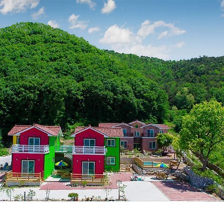 Utopia Pension Gyeongju Exterior photo